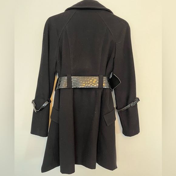 Rinascimento Women's Black Coat with Belt size small - Picture 5 of 5